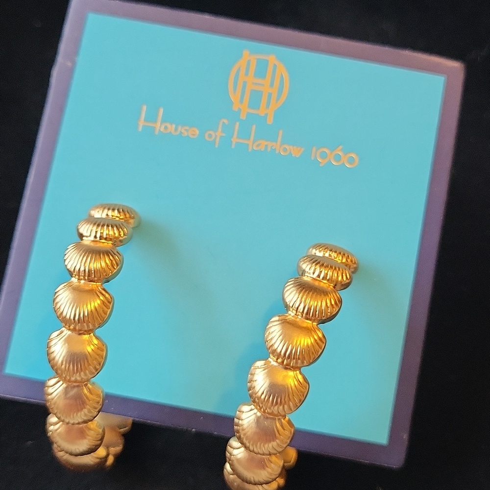 House of Harlow 1960 Gold Shell Hoop Earrings Brand New Te